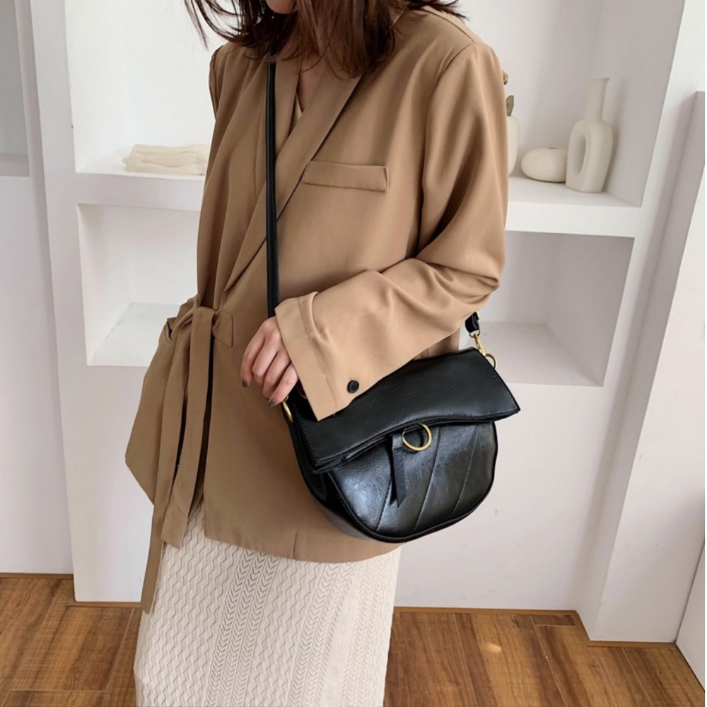 🆕MONTELLA Saddle Crossbody Bag